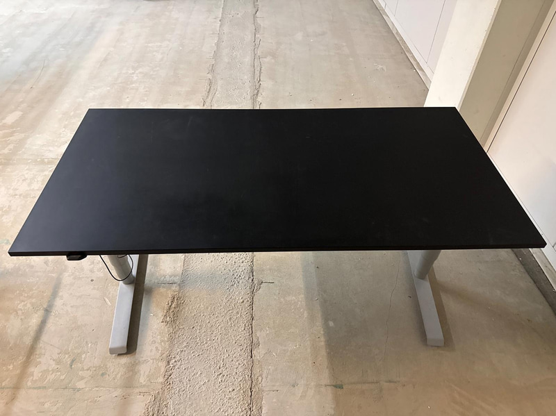 Skrivbord höj/sänkbar