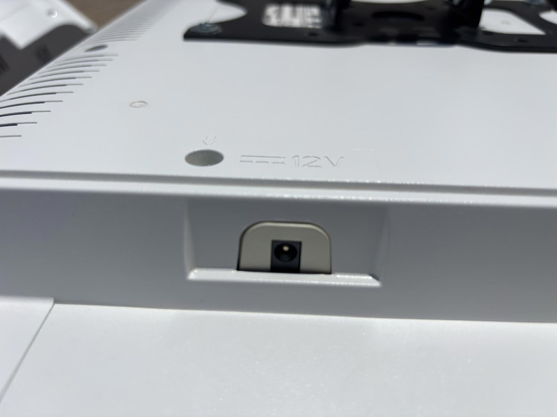 2 st 12 volts TV