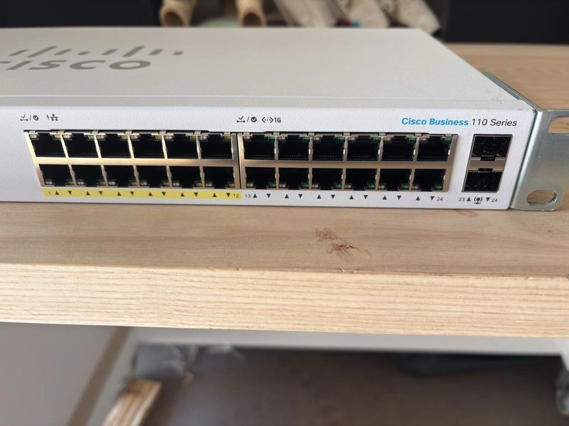 Switch Cisco CBS110-24PP 24-port PoE