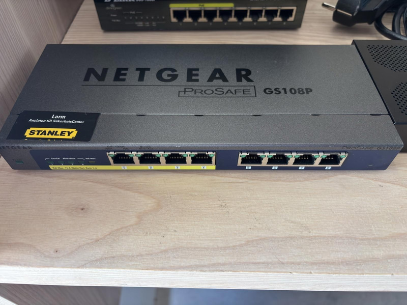 Lot of assorted network switches