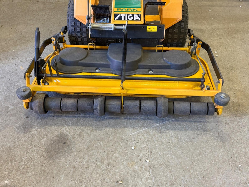Ride-on lawn mower, Stiga Park P401