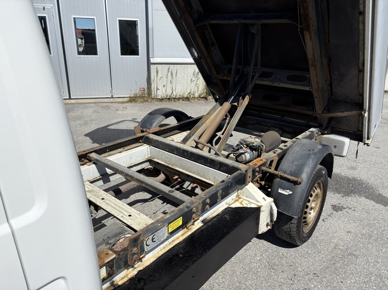 Volkswagen Transporter 2.0 TDI Flatbed Truck - 2011 | Tipper