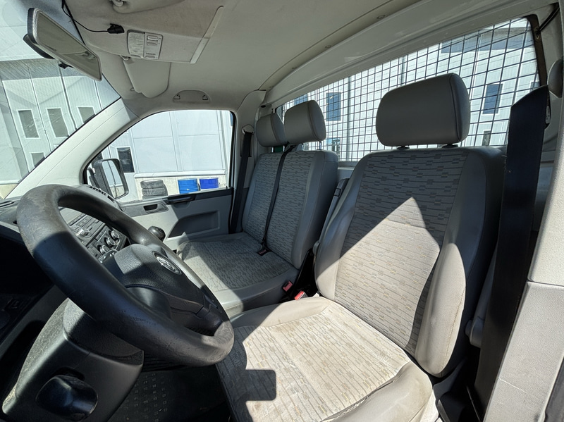 Volkswagen Transporter 2.0 TDI Flatbed Truck - 2011 | Tipper