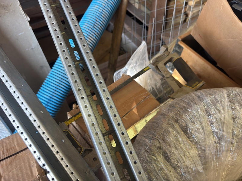 3 st. pallar blandat inklusive Makita och DeWalt
