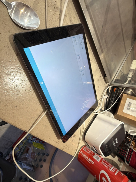 Kassasystem med iPad och etikettskrivare