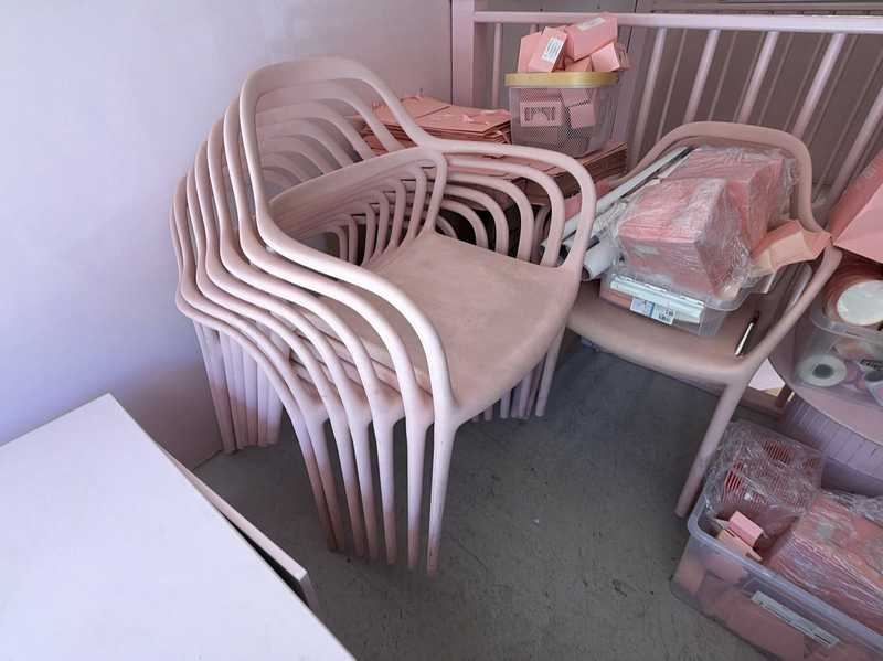 10 st Staplingsbara stolar i rosa plast