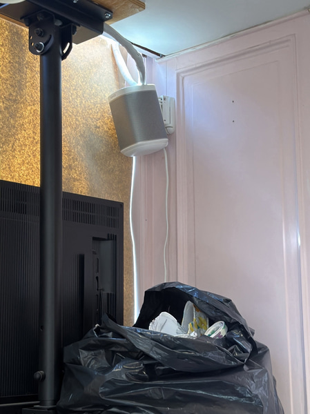 4 Sonos Play:1 wireless speakers