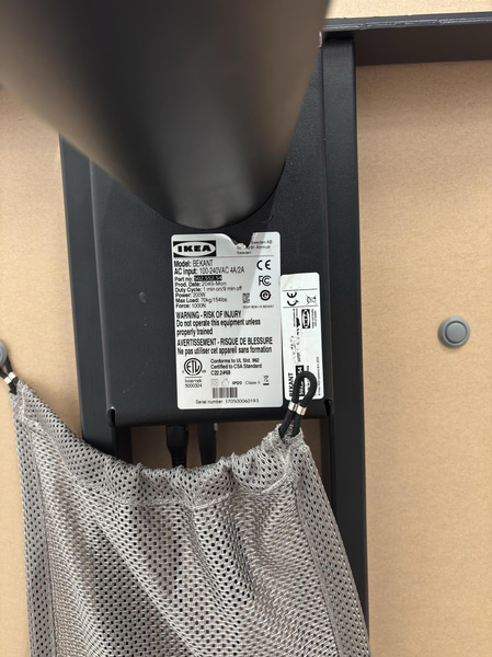 Höj- och sänkbart Skrivbord  Ikea Bekat