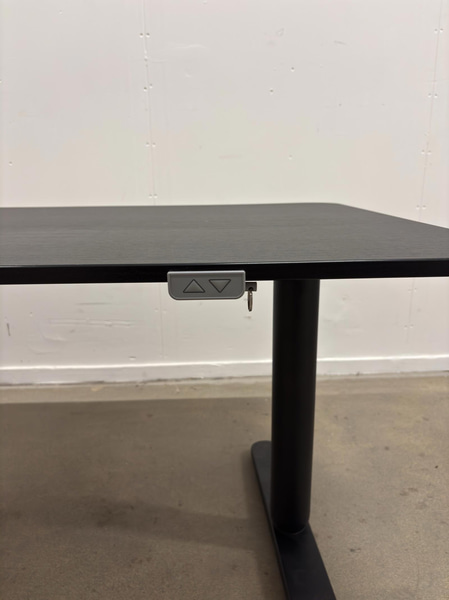 Höj- och sänkbart Skrivbord Ikea Bekant
