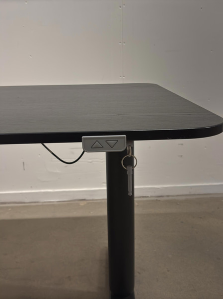 Höj- och sänkbart Skrivbord Ikea Bekant