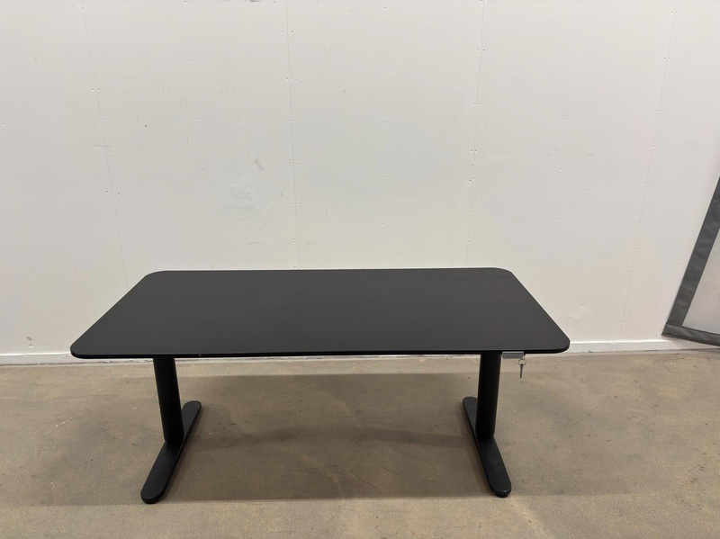 Höj- och sänkbart Skrivbord Ikea Bekant