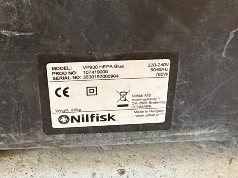 Nilfisk VP930 HEPA Blue Vacuum Cleaner, 760 W