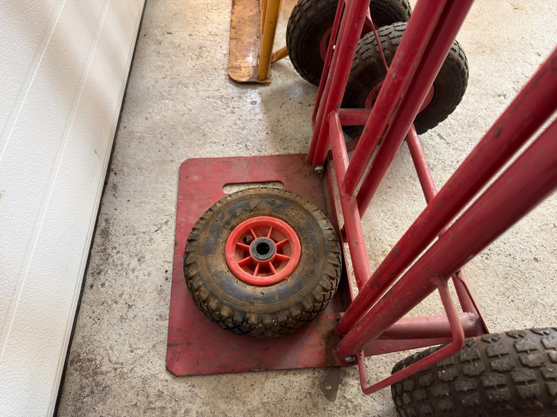 2 hand trucks