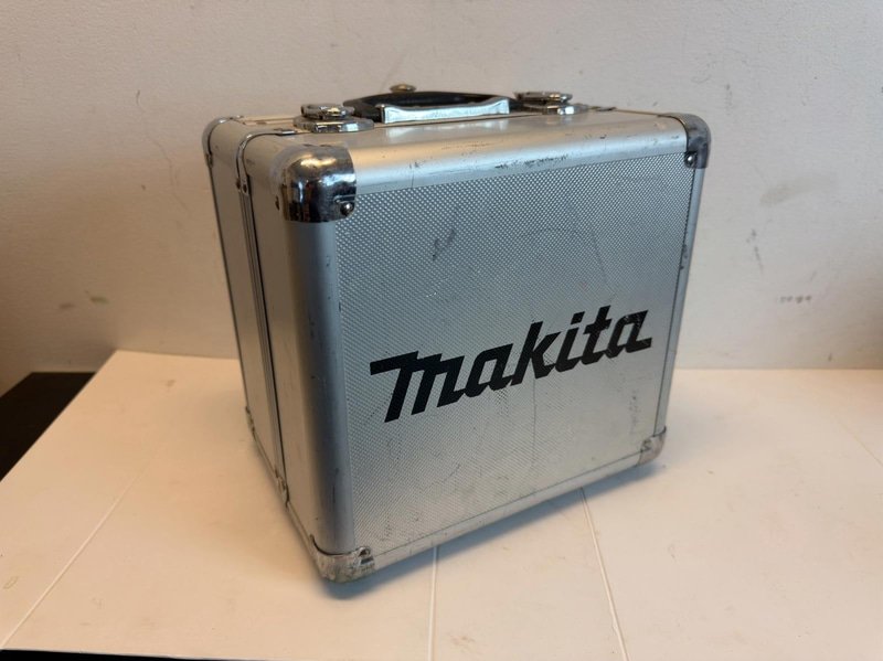 2 st Makita skruvdragare, cirkelsåg m.m.