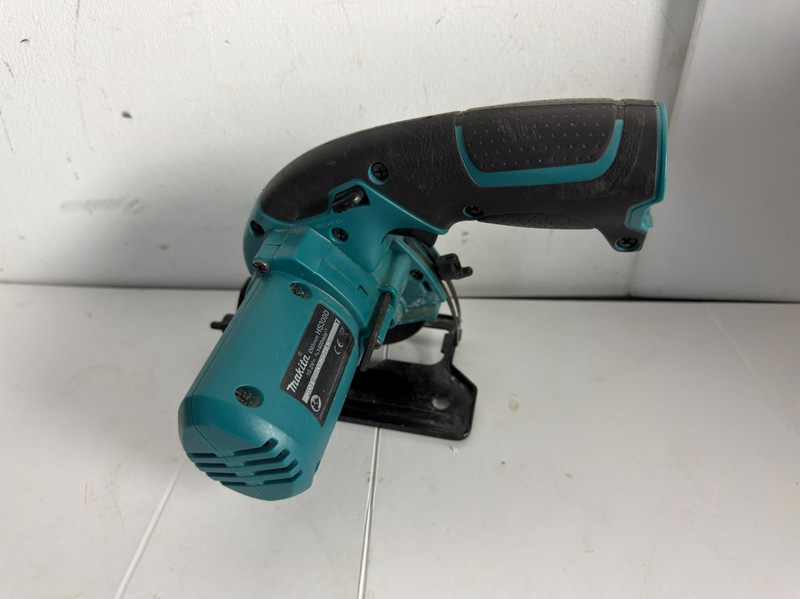 2 st Makita skruvdragare, cirkelsåg m.m.