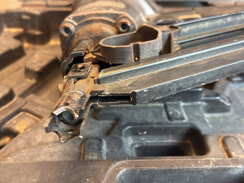 2 Nail Guns