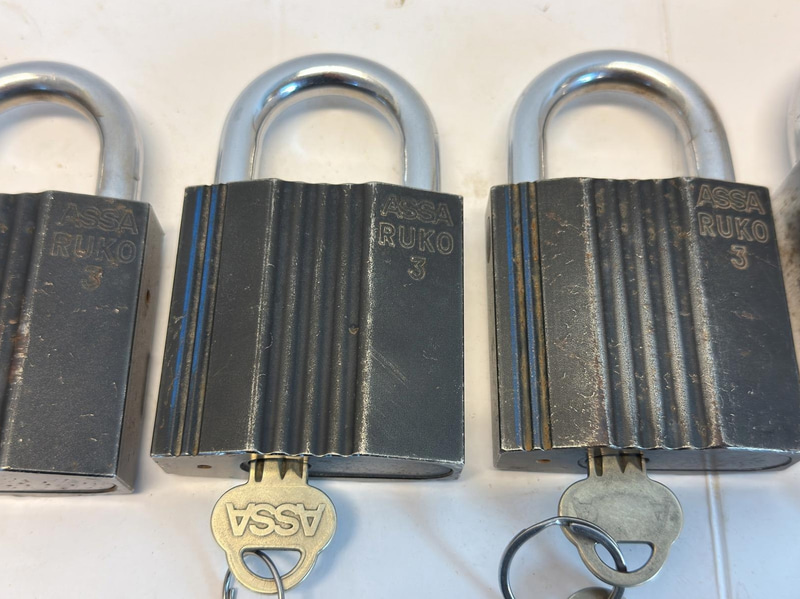 5 padlocks