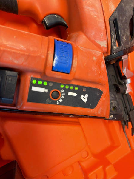 Paslode IM90Xi Nail Gun