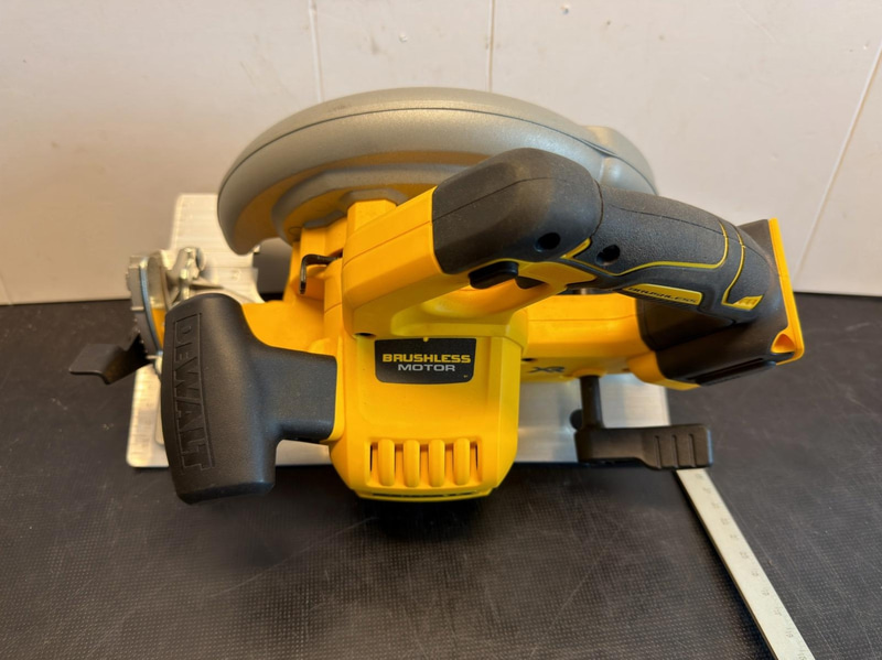 Cirkelsåg DeWalt DCS570, 18V, 184 mm
