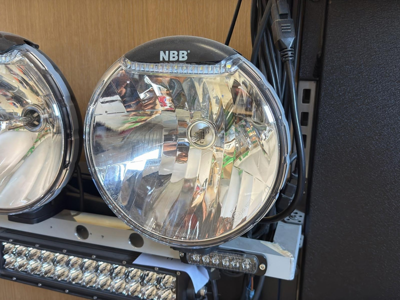 Extraljus NBB, 2 st