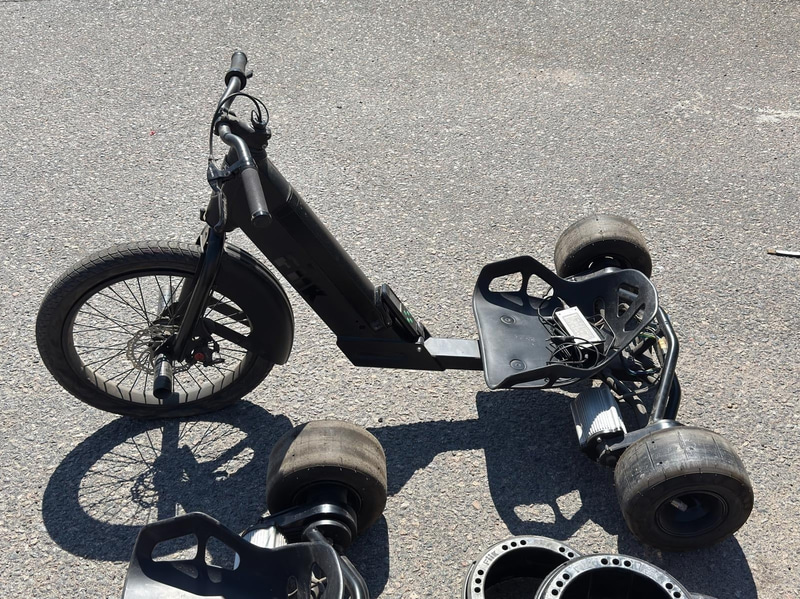 2 st trehjuliga driftcyklar, batteridrivna, FIIK Drifter