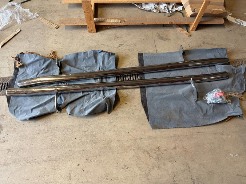 2 chrome side steps, 210 cm