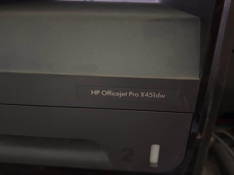 HP skrivare samt 27" skärm från BENQ