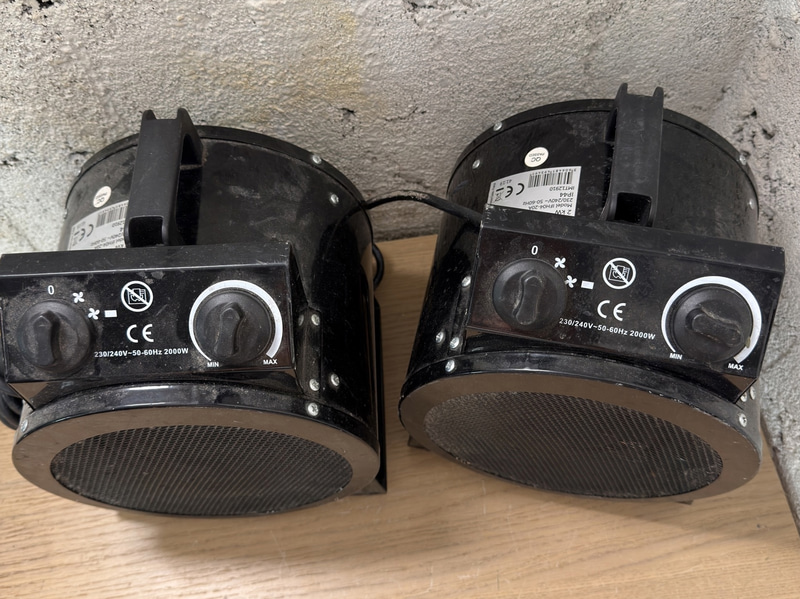 Fan heaters, 2x Schneider Electric IFH04-20A, 2000 W