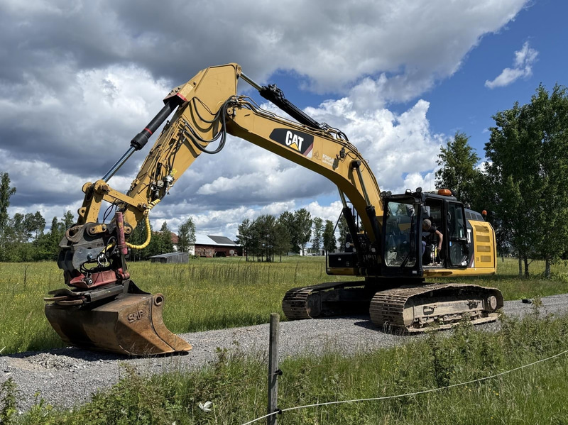 Tracked excavator Cat 324EL | 4 attachments | 2012