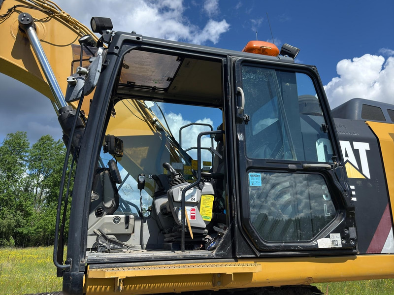 Tracked excavator Cat 324EL | 4 attachments | 2012