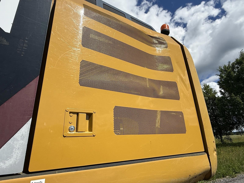 Tracked excavator Cat 324EL | 4 attachments | 2012