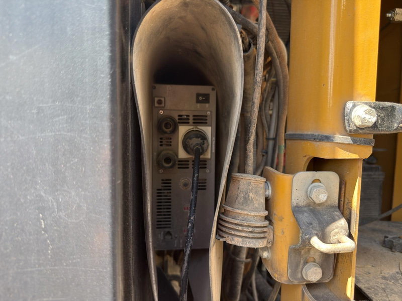 Tracked excavator Cat 324EL | 4 attachments | 2012