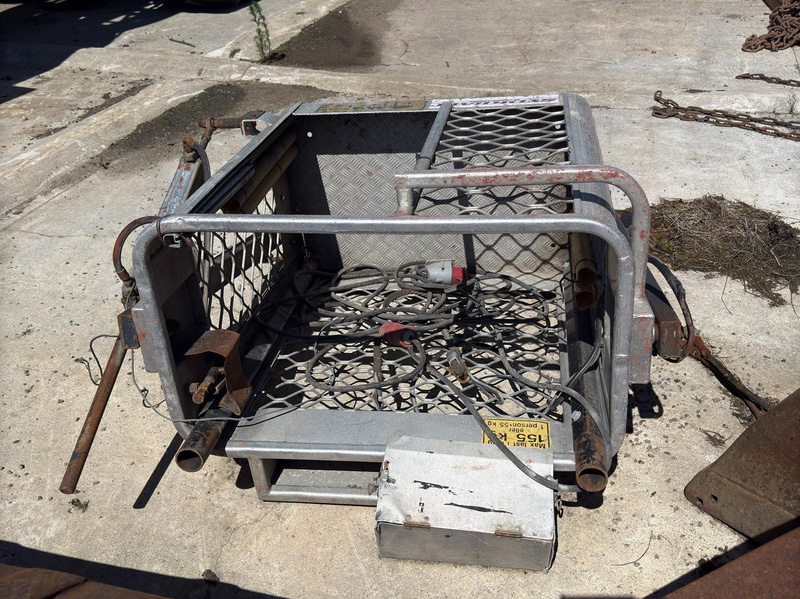 Crane & basket - System Giraff | Huddig