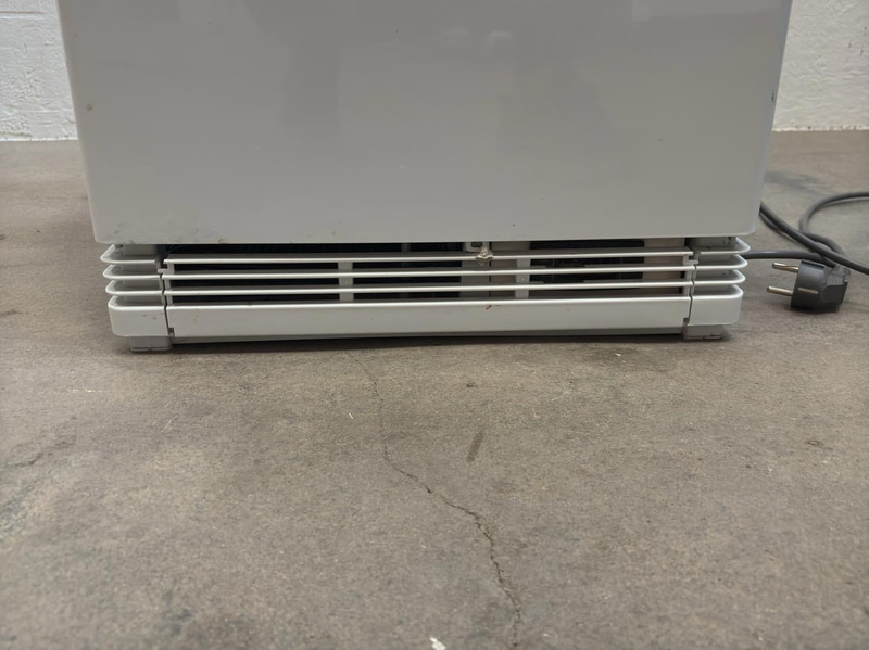 Countertop display cooler, white