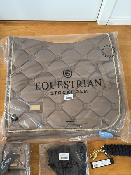 Dressage saddle pad, leg wraps and ear bonnet, Equestrian Stockholm, champagne