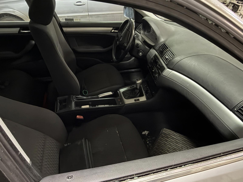 BMW 320 TOURING MJ00 -2000 | Reparations / reservdelsobjekt