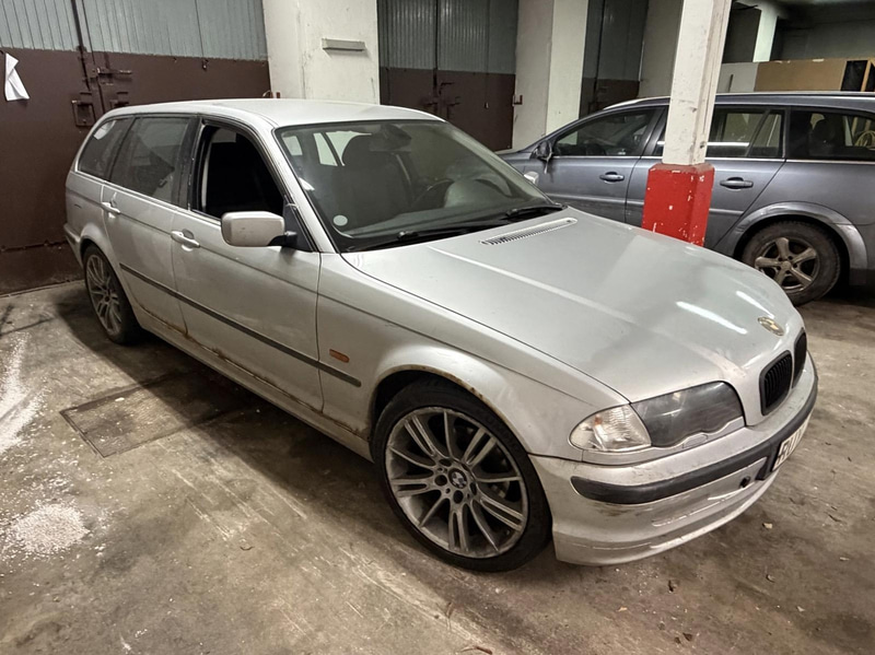 BMW 320 TOURING MJ00 -2000 | Reparations / reservdelsobjekt