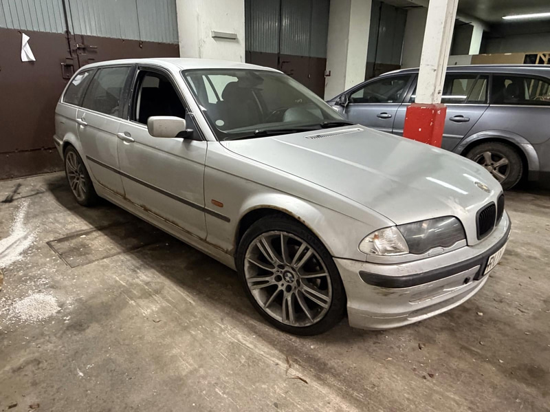 BMW 320 TOURING MJ00 -2000 | Reparations / reservdelsobjekt