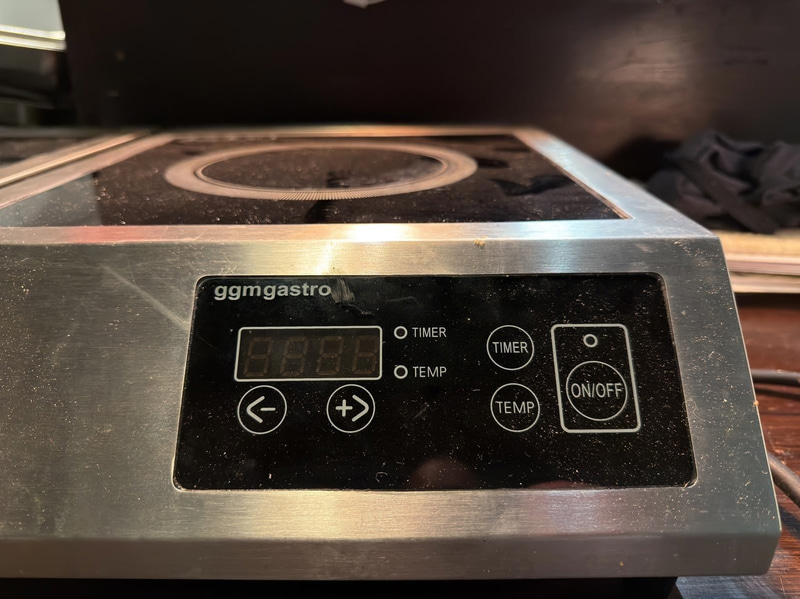 2 GGM Gastro IDS4 induction cookers, 3500 W