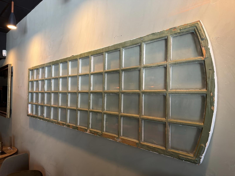 2 glass doors (decorative)
