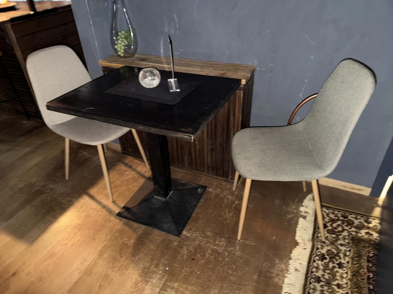 Restaurant furniture, etc. (lot)