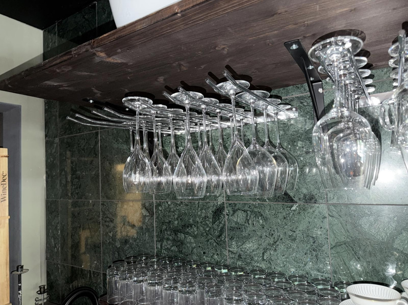 Glas, porslin, bestick, köksutrustning m.m. Stort Parti