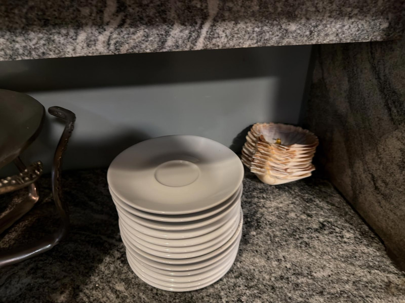 Glas, porslin, bestick, köksutrustning m.m. Stort Parti