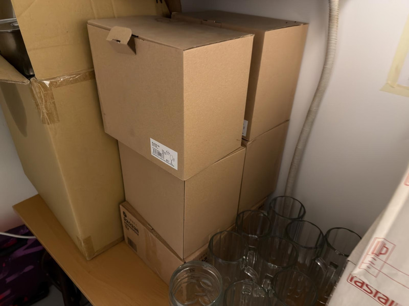Glas, porslin, bestick, köksutrustning m.m. Stort Parti