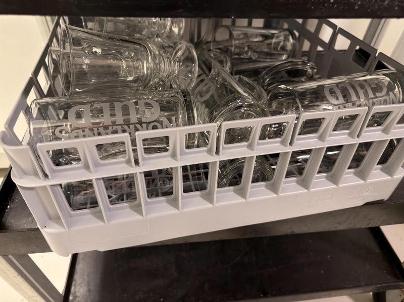 Glas, porslin, bestick, köksutrustning m.m. Stort Parti