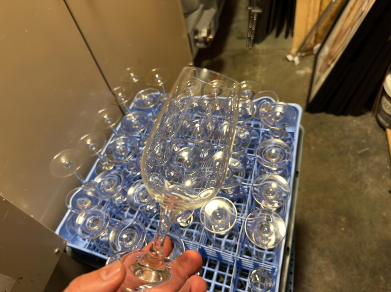 Glas, porslin, bestick, köksutrustning m.m. Stort Parti