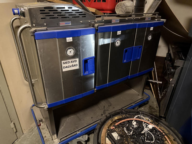 2 Hallins H23435 Heated Trolleys, 770 W