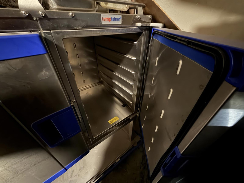 2 Hallins H23435 Heated Trolleys, 770 W