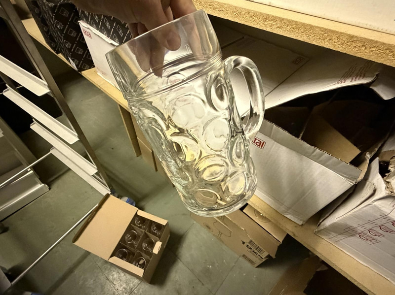 Glas, bestick, srivbord m.m.