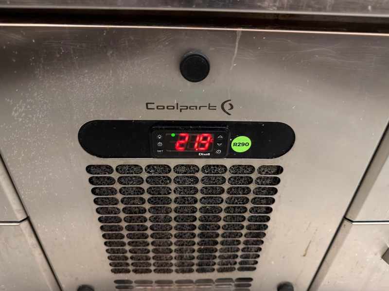 Coolpart VLG 1204 refrigerated counter, 2021